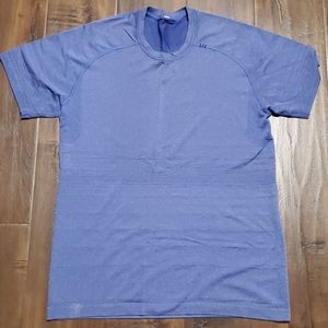 Lululemon men's performance shirt size M